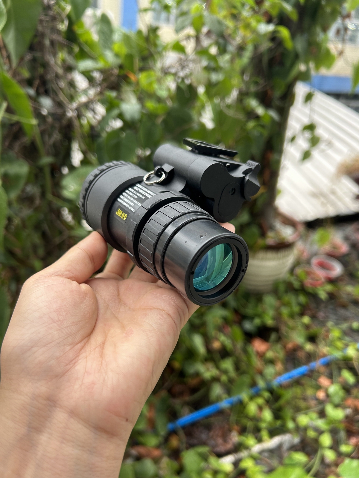 This copy centers on the PVS-18A infrared night vision device, detailing its optical performance, display modes, durability and portability. Its functions are depicted through vivid and graphic langua...