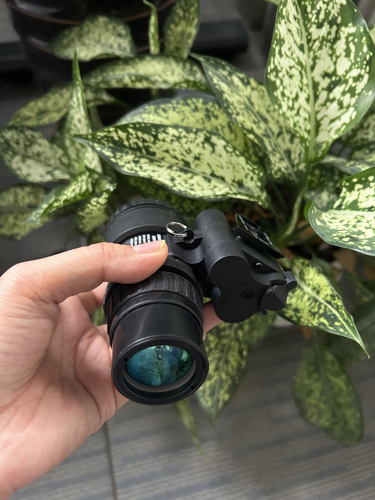 The promotion copy highlights the high performance features of PVS-18A Night Vision, such as optical magnification, field of view, multi-mode display, infrared illumination, ruggedness and lightweight...
