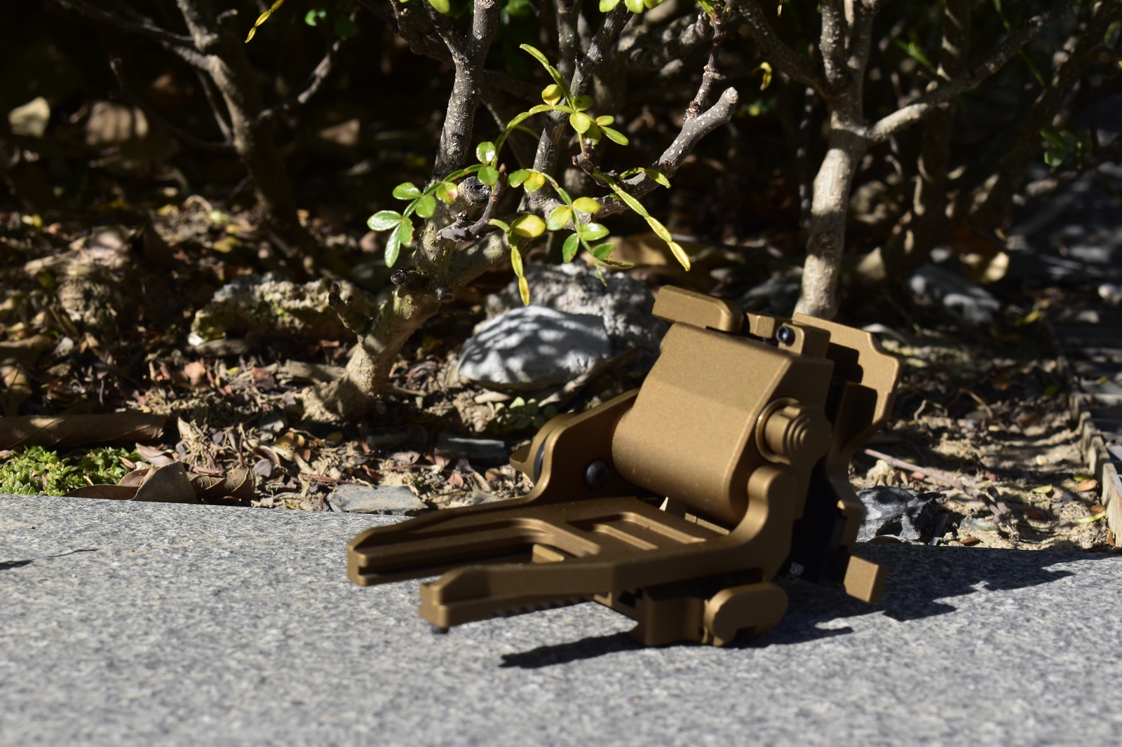 This copy highlights the adaptability of this low-profile reversible helmet night vision mount to the pvs14 and pvs18 night vision goggles, details various aspects of its enhanced design, including th...
