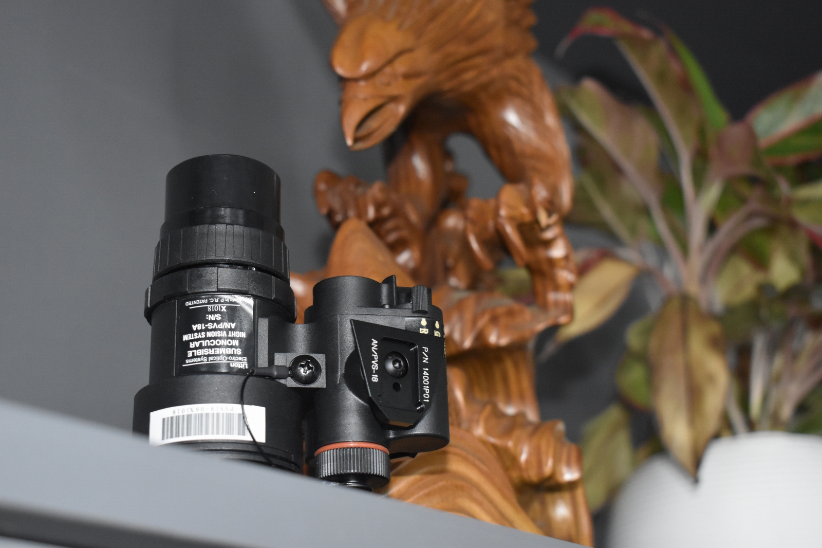 This promotional copy is mainly for people who have a need for night activities, such as hunters, explorers, camping enthusiasts and security personnel. It introduces the imaging characteristics, opti...