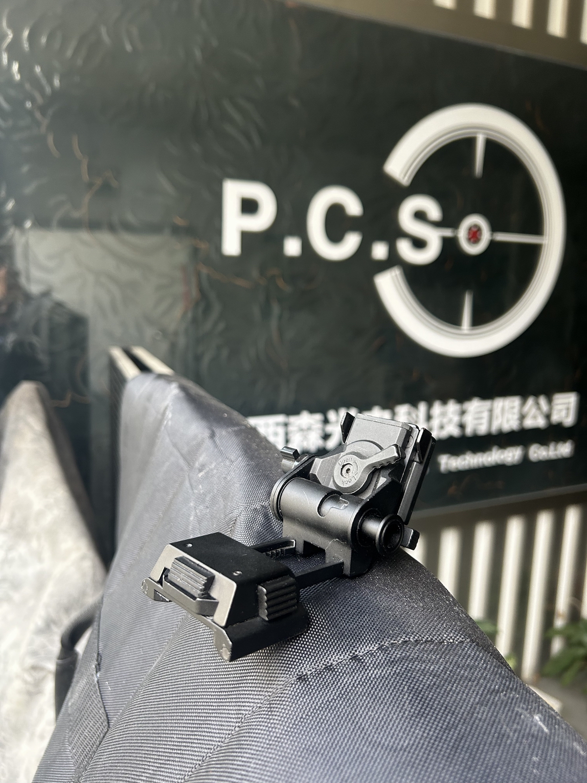 This promotional copy analyzes the features of YSS L4 G24 helmet mount in depth, starting from the source of adaptability design, detailing the material advantages, convenient operation, lightweight a...