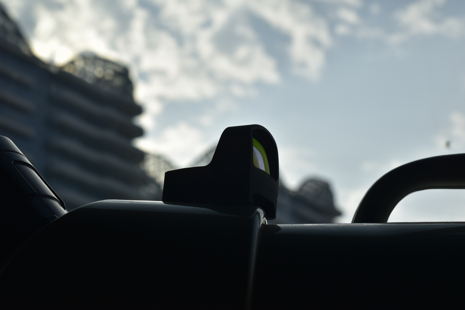 The opening of the copy is a very appealing way to lock the three types of core audience, and then around the scope's accuracy, aiming speed, durability, optical performance, shock resistance and prof...