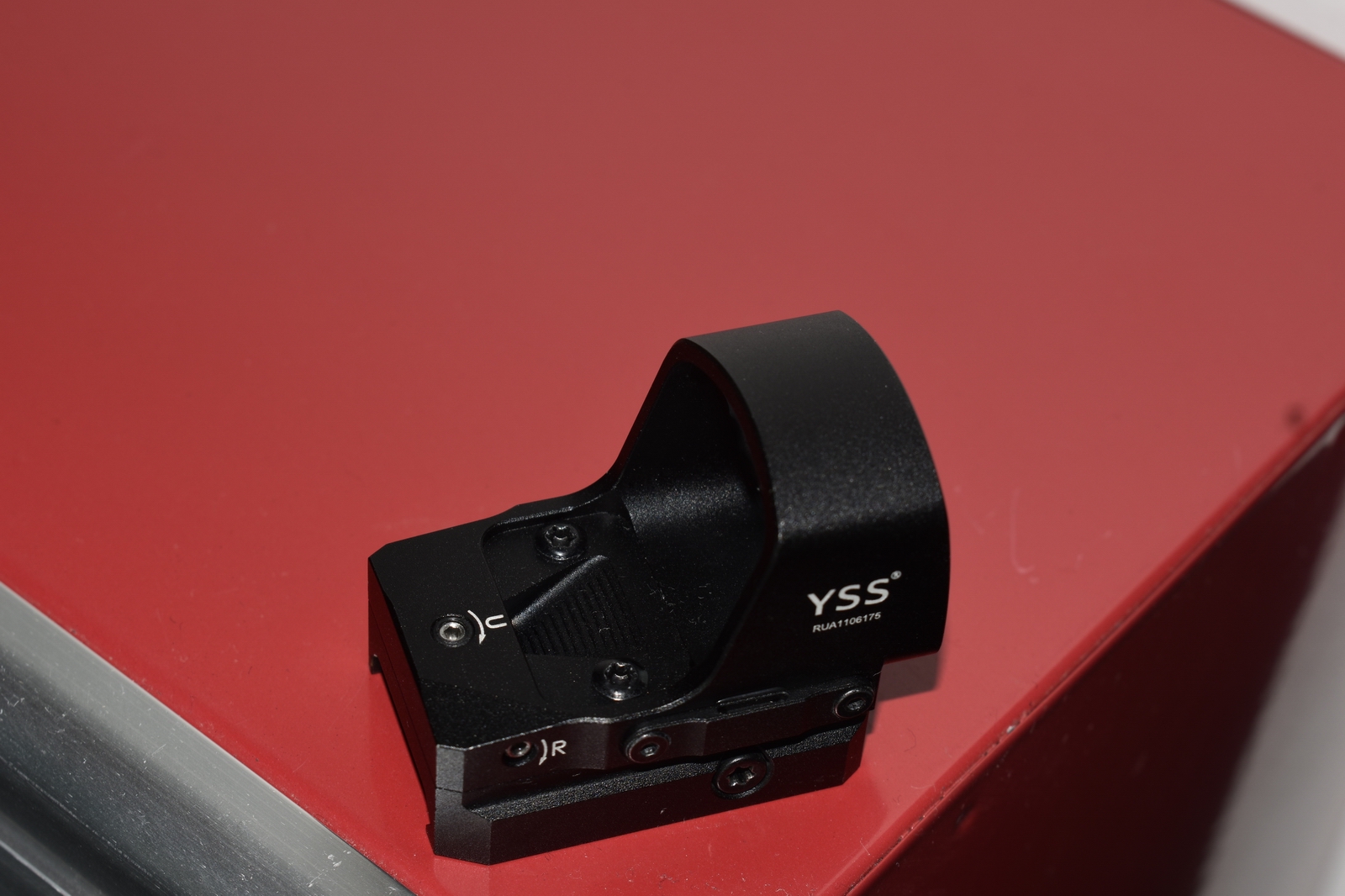 The opening paragraph of the text is very appealing to introduce the target audience and emphasize the importance of the product to them. Then the core highlights such as accuracy, durability, optical...