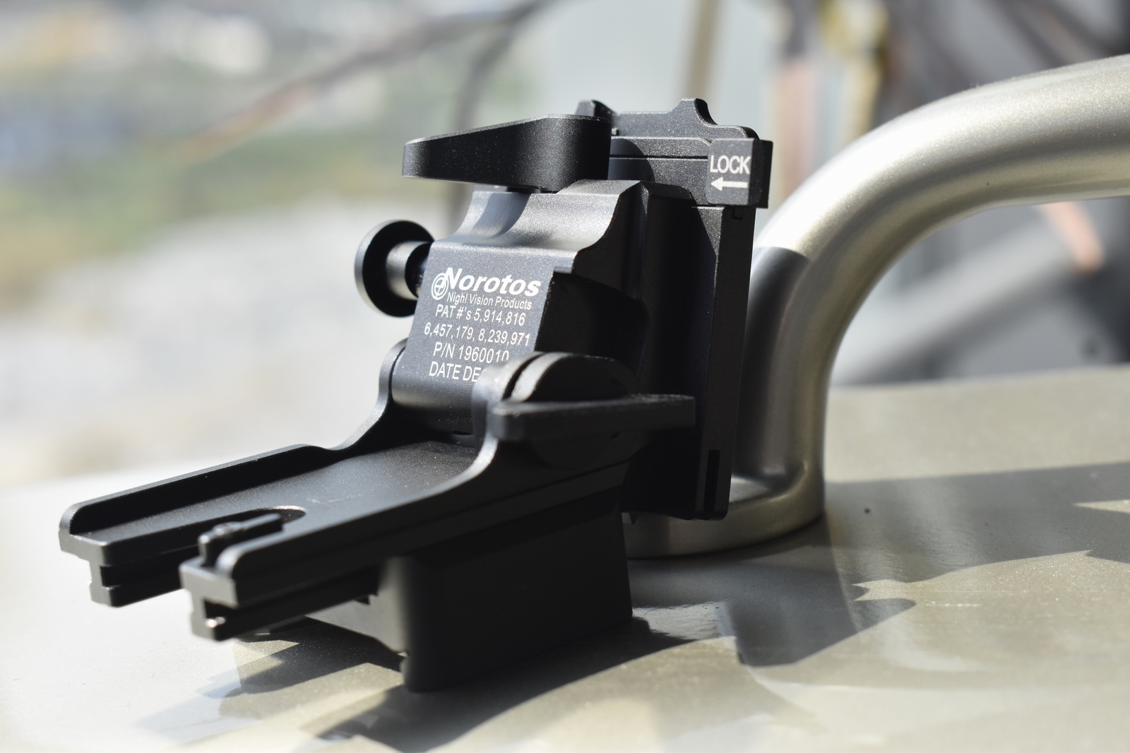 The Norotos LoSto Force-To-Overcome helmet mount is made of aircraft-grade aluminum alloy with an anodized finish. It is lightweight, small in size, rich in adjustment functions, and compatible with m...